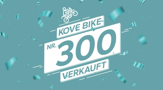 Grafik zeigt Text und Konfetti: 300 Kove Bikes bei BSN-Racing verkauft