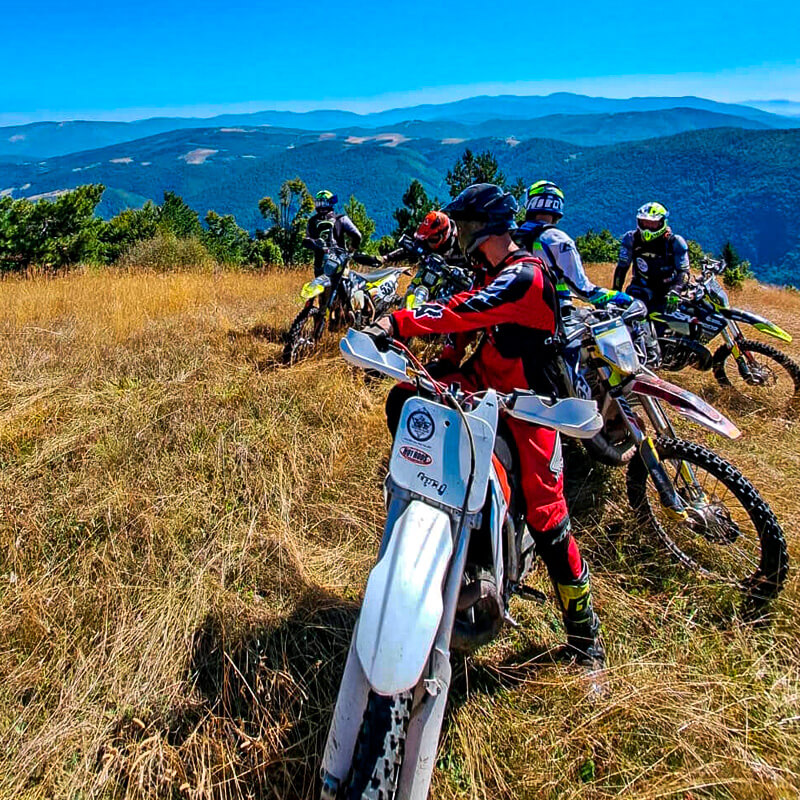 BSN Tour, Gruppe von Motorradfahrern genießt die Aussicht